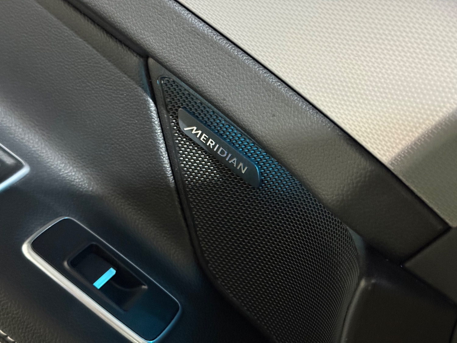 Used Jaguar XF 2017 for sale - 77798076: Photo 22