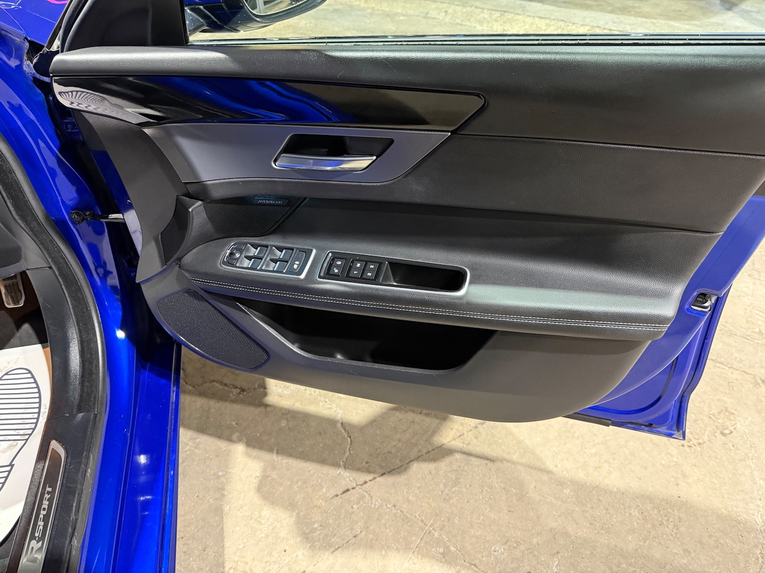 Used Jaguar XF 2017 for sale - 77798076: Photo 33