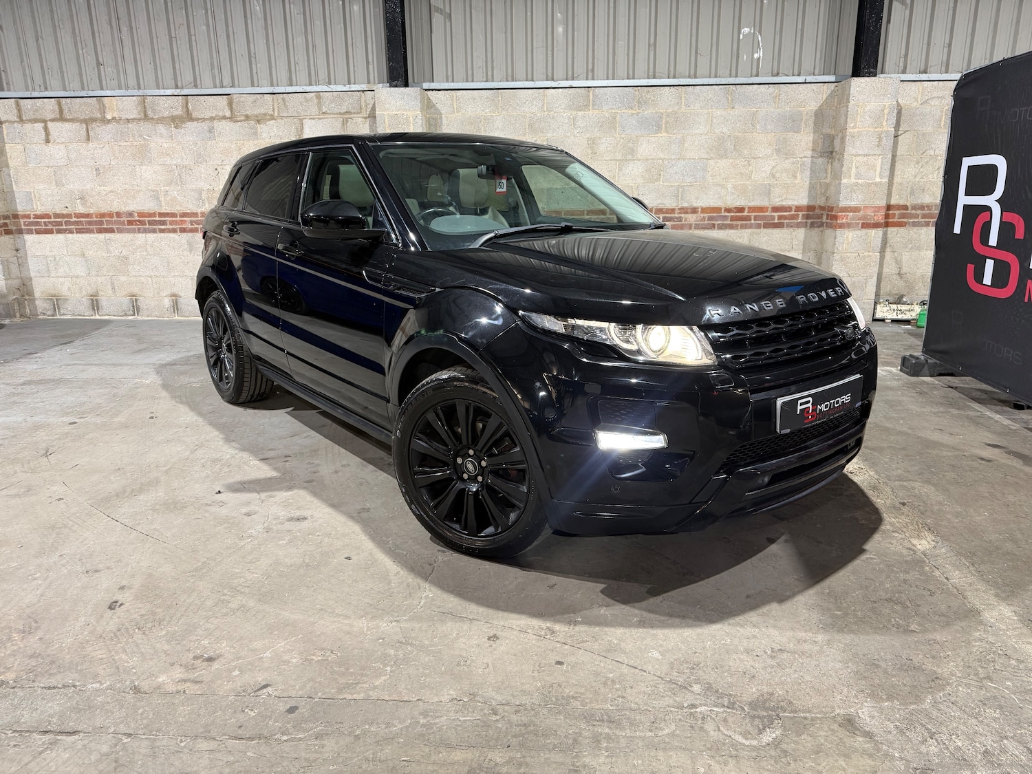 Used Land Rover Range Rover Evoque for sale - 77660474: Photo 2