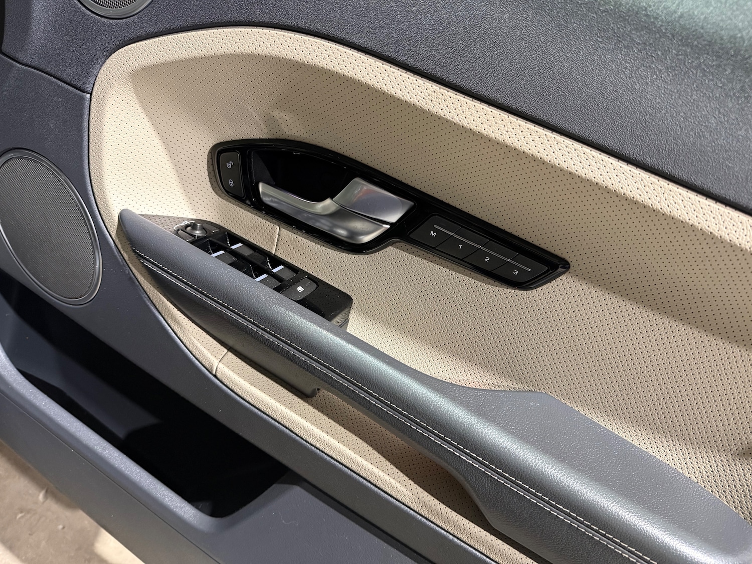 Used Land Rover Range Rover Evoque for sale - 77660474: Photo 32