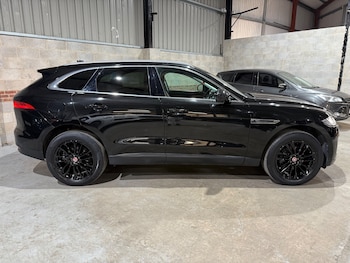 Used Jaguar F-Pace 2017 for sale - 76458704: Photo