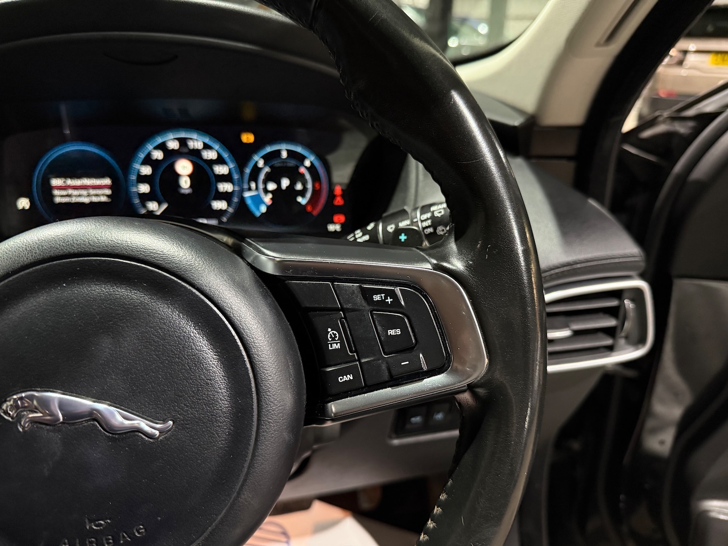 Used Jaguar F-Pace for sale - 76458704: Photo 32