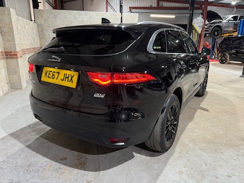 Used Jaguar F-Pace 2017 for sale - 76458704: Photo