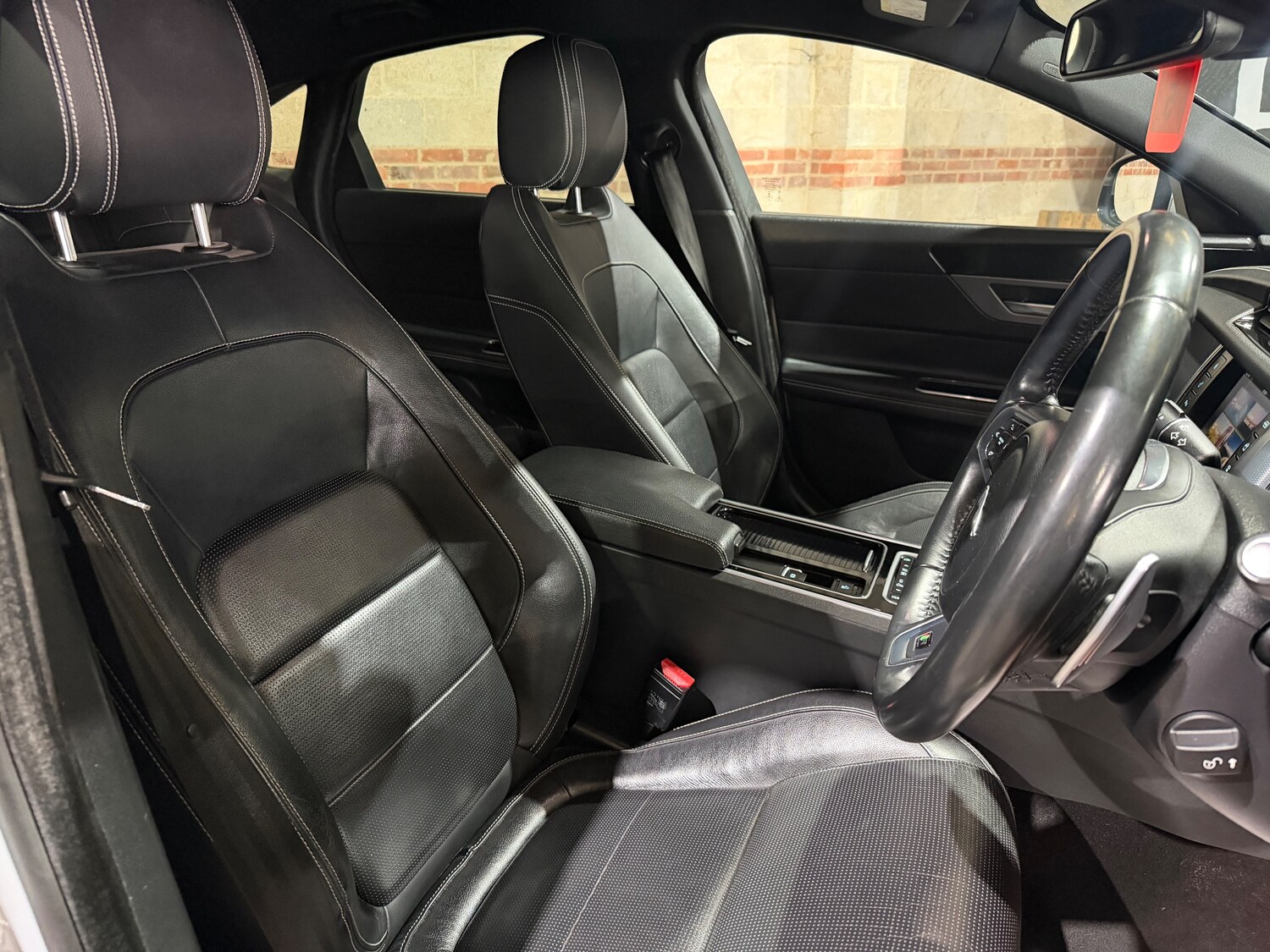 Used Jaguar XF 2018 for sale - 78137227: Photo 25