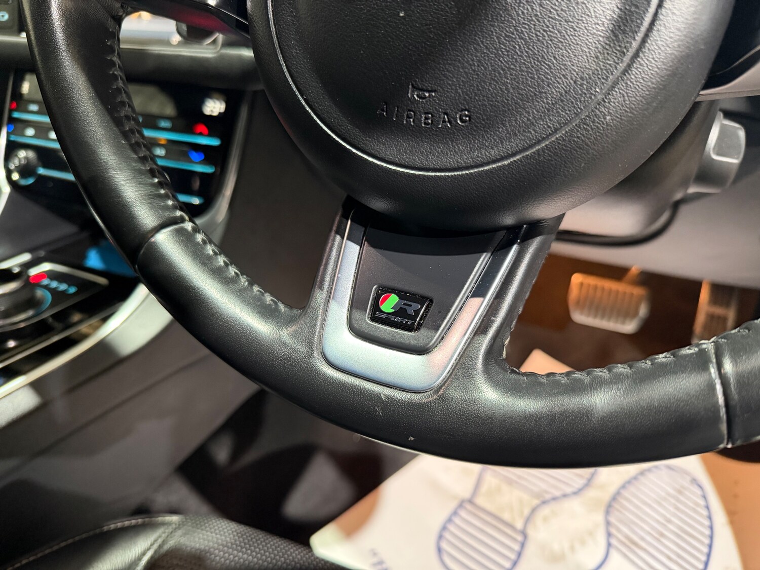 Used Jaguar XF 2018 for sale - 78137227: Photo 32