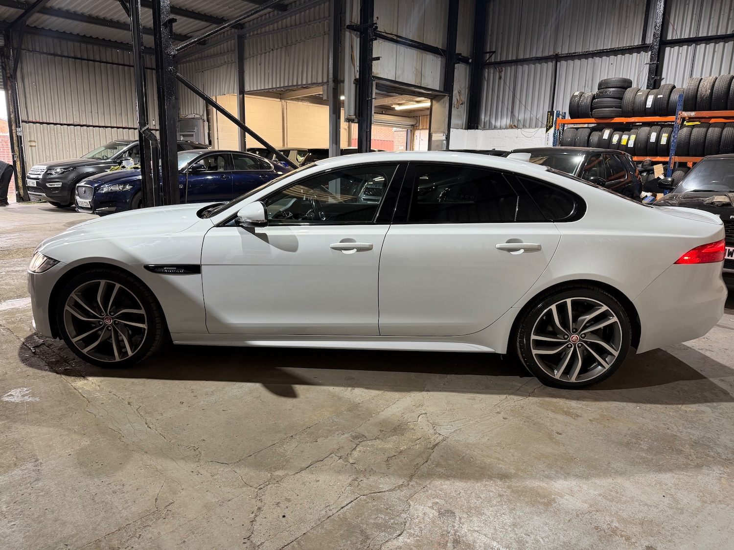Used Jaguar XF 2018 for sale - 78137227: Photo 5