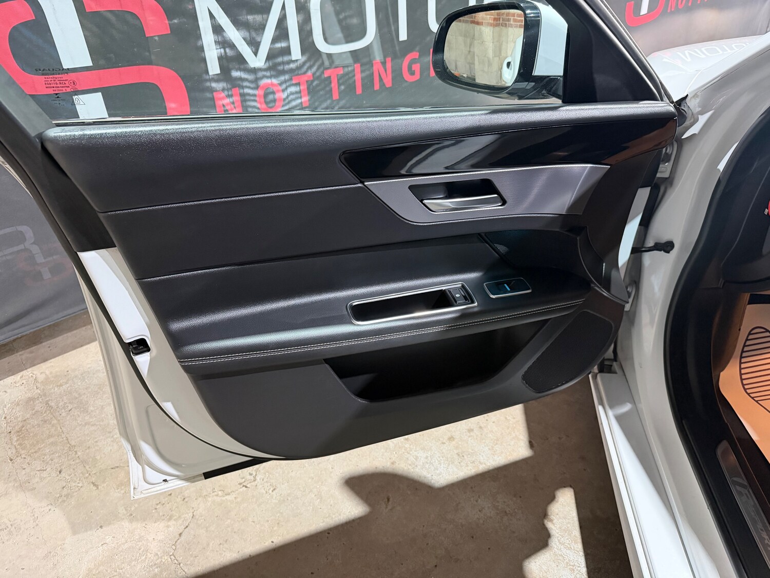 Used Jaguar XF 2018 for sale - 78137227: Photo 7