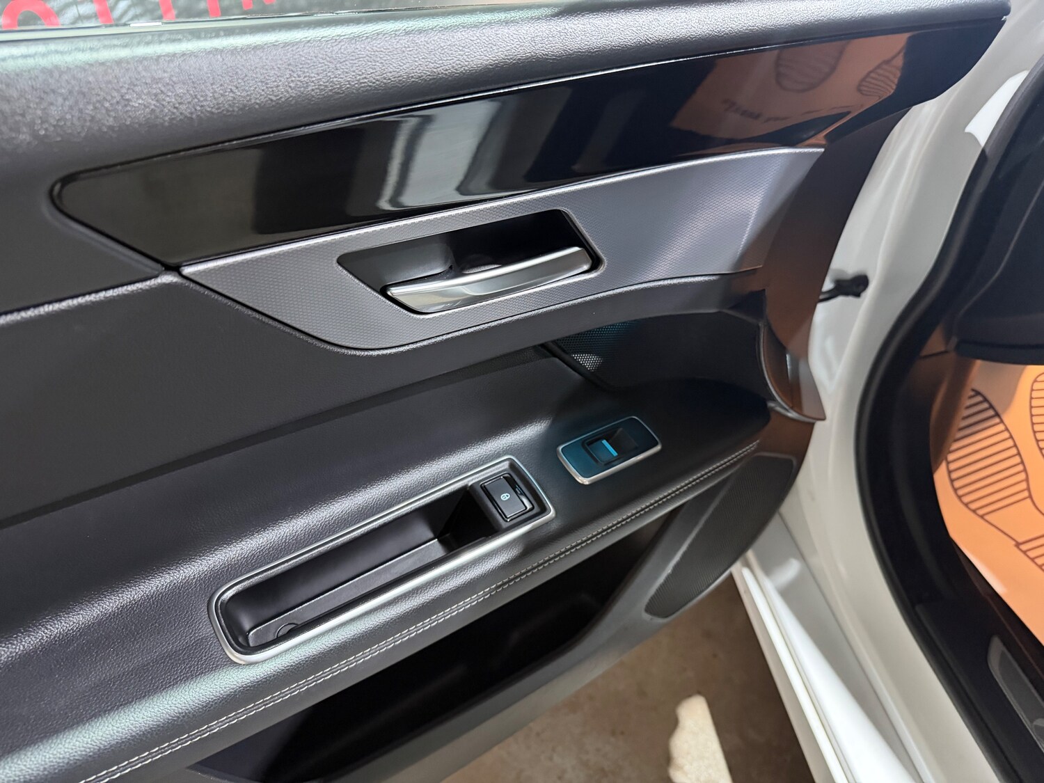 Used Jaguar XF 2018 for sale - 78137227: Photo 8