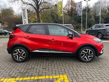 Used Renault Captur 2018 for sale - 76452946: Photo