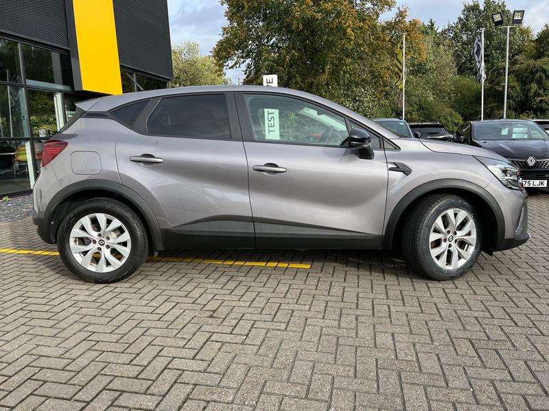 Used Renault Captur 2022 for sale - 75969332: Photo 2