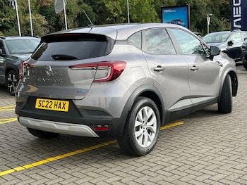 Used Renault Captur 2022 for sale - 75969332: Photo