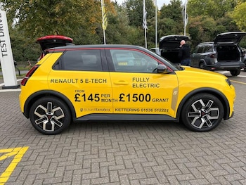 Used Renault 5 2025 for sale - 76190474: Photo