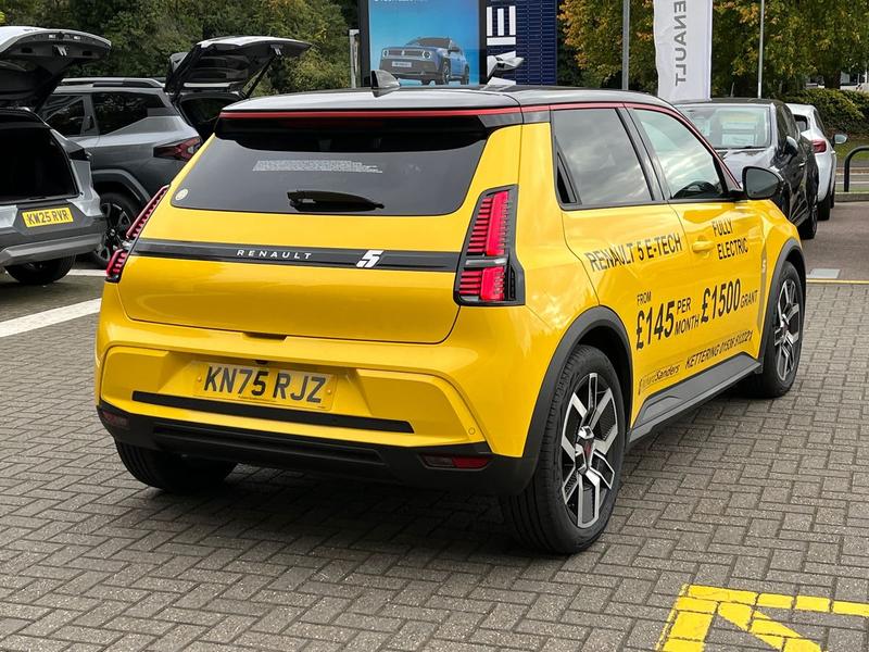 Used Renault 5 2025 for sale - 76190474: Photo 3