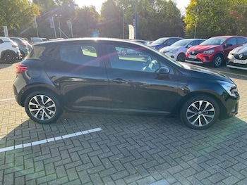 Used Renault Clio 2023 for sale - 76097202: Photo