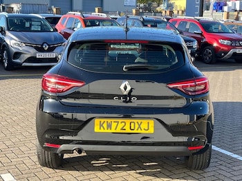 Used Renault Clio 2023 for sale - 76097202: Photo