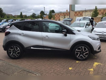 Used Renault Captur 2019 for sale - 76667886: Photo
