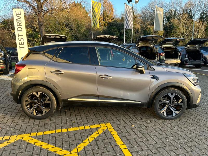 Used Renault Captur 2023 for sale - 76433953: Photo 2