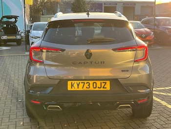 Used Renault Captur 2023 for sale - 76433953: Photo