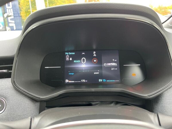 Used Renault Clio 2025 for sale - 76190518: Photo 14
