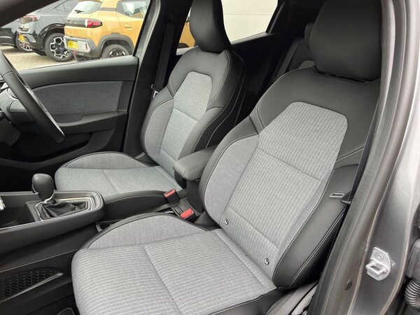 Used Renault Clio 2025 for sale - 76190518: Photo 16