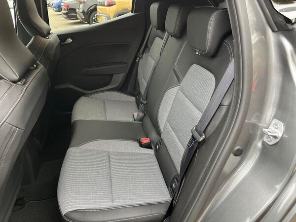 Used Renault Clio 2025 for sale - 76190518: Photo 17