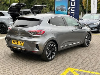 Used Renault Clio 2025 for sale - 76190518: Photo