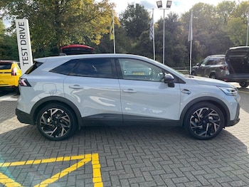 Used Renault Other 2025 for sale - 75100920: Photo 2