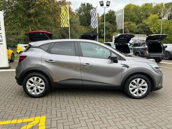 Used Renault Captur 2022 for sale - 75792016: Photo