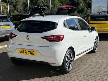 Used Renault Clio 2021 for sale - 75881458: Photo