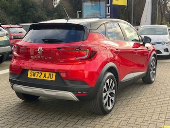 Used Renault Captur 2022 for sale - 76653369: Photo