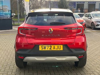 Used Renault Captur 2022 for sale - 76653369: Photo