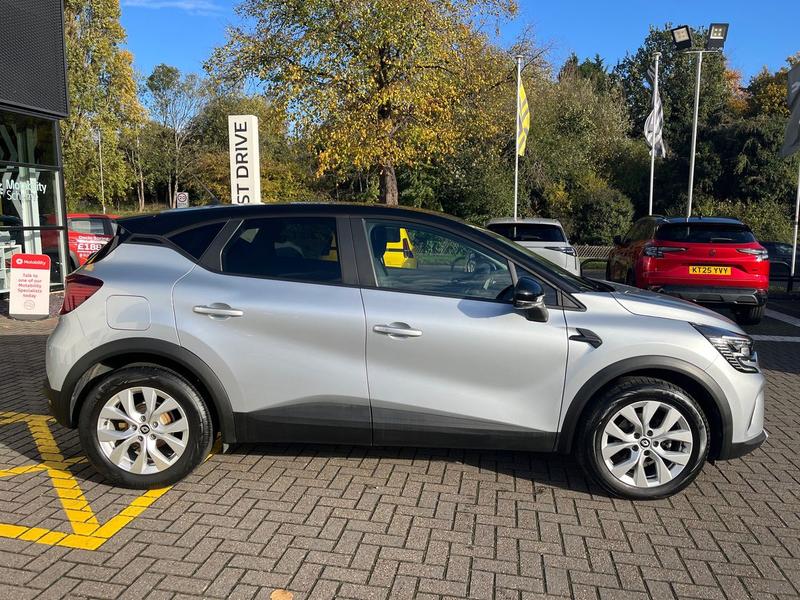 Used Renault Captur 2021 for sale - 76327726: Photo 2