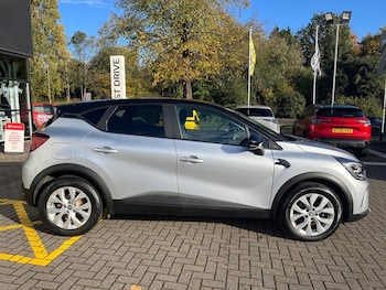 Used Renault Captur 2021 for sale - 76327726: Photo