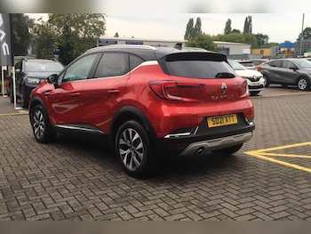 Used Renault Captur 2021 for sale - 76653521: Photo