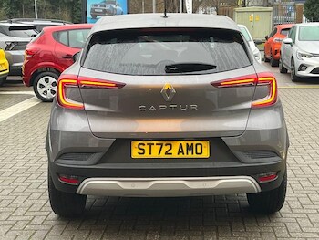 Used Renault Captur 2022 for sale - 76882630: Photo