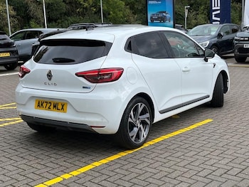 Used Renault Clio 2022 for sale - 76097224: Photo