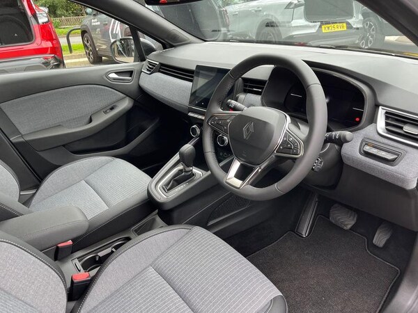 Used Renault Clio 2025 for sale - 76190463: Photo 10