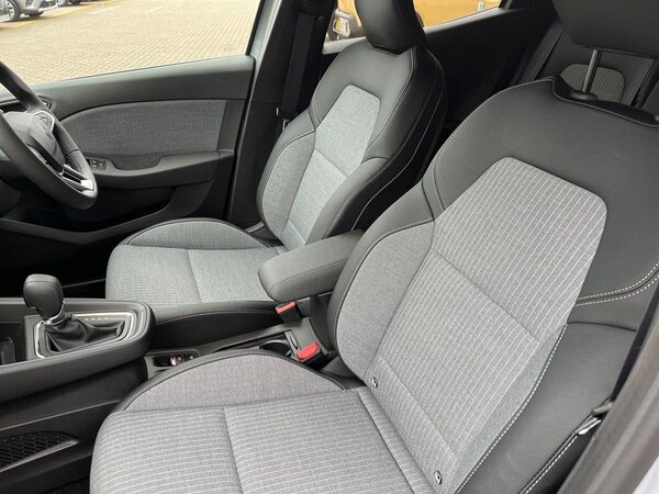 Used Renault Clio 2025 for sale - 76190463: Photo 16