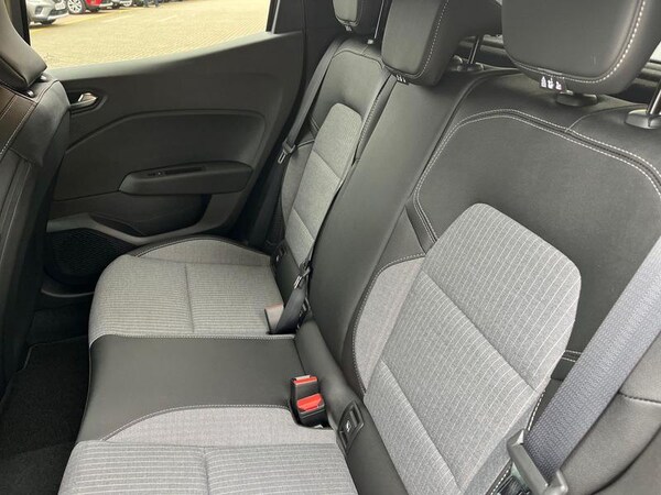 Used Renault Clio 2025 for sale - 76190463: Photo 17
