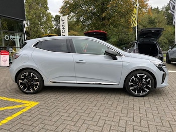 Used Renault Clio 2025 for sale - 76190463: Photo