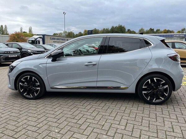Used Renault Clio 2025 for sale - 76190463: Photo 6