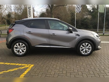 Used Renault Captur 2020 for sale - 76076763: Photo