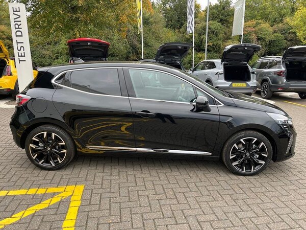 Used Renault Clio 2025 for sale - 76190487: Photo 2