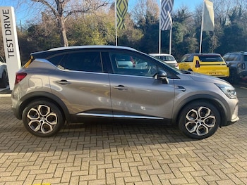 Used Renault Captur 2022 for sale - 76557441: Photo