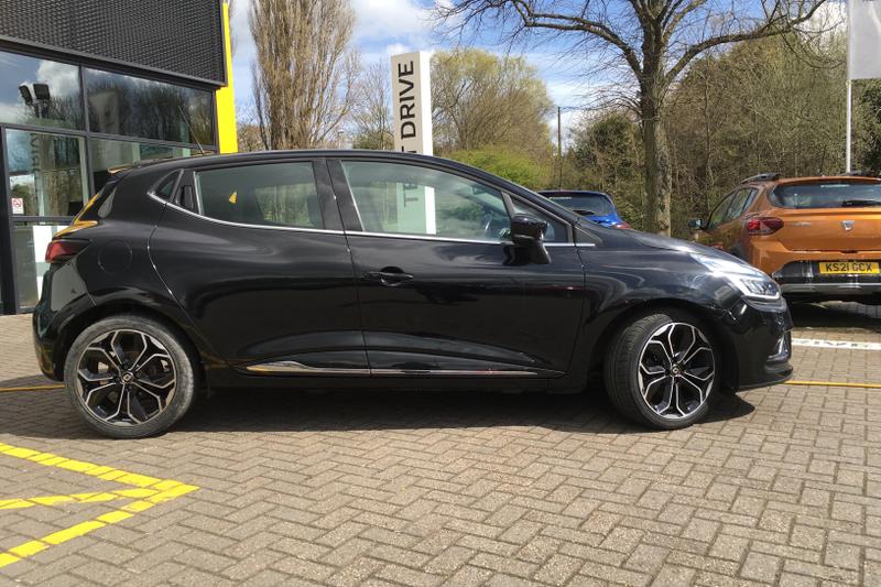 Used Renault Clio 2018 for sale - 76322377: Photo 2