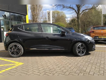 Used Renault Clio 2018 for sale - 76322377: Photo