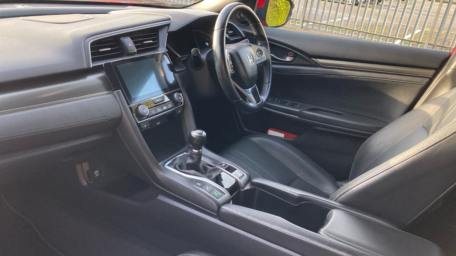 Used Honda Civic 2017 for sale - 77180655: Photo 2