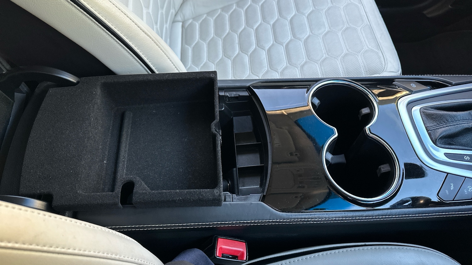 Used Ford Edge 2017 for sale - 77718504: Photo 32