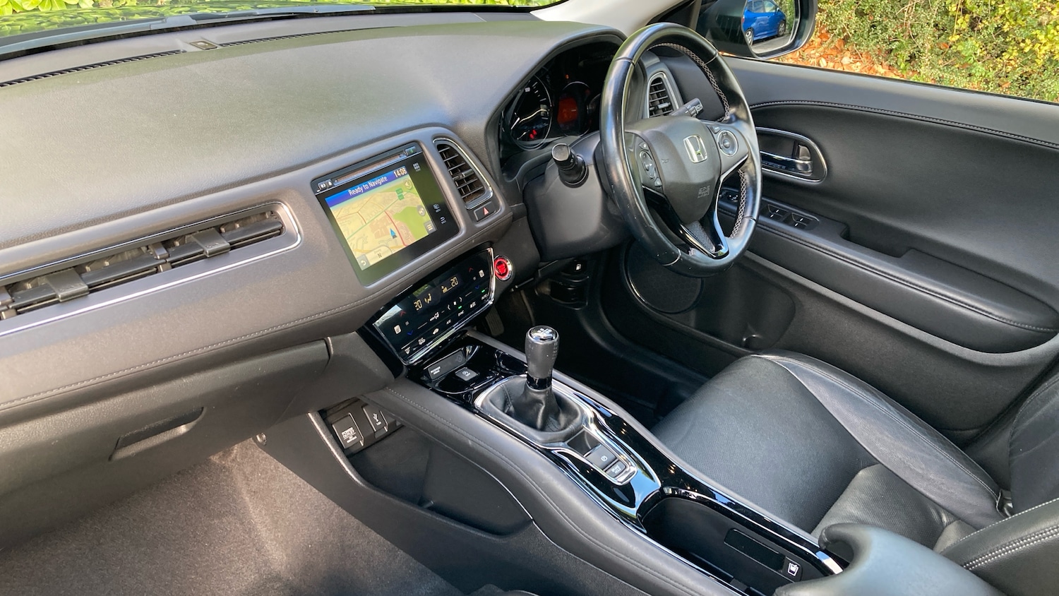 Used Honda HR-V 2019 for sale - 76402359: Photo 2