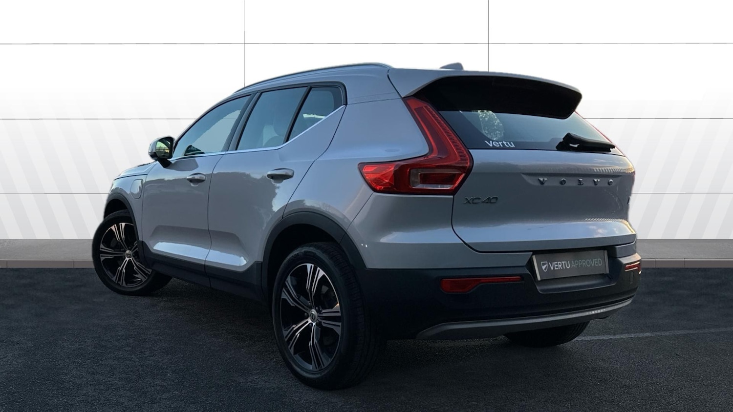 Used Volvo XC40 2022 for sale - 76712310: Photo 2
